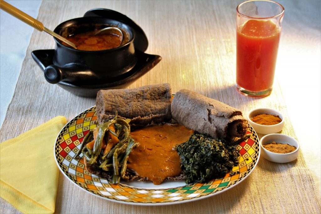 ethiopian-vegan-meal-shiro-gomen-string-beans-injera